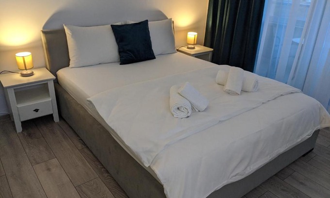 Dumbravita Apartment | Alina's Deluxe Apartment and free private parking