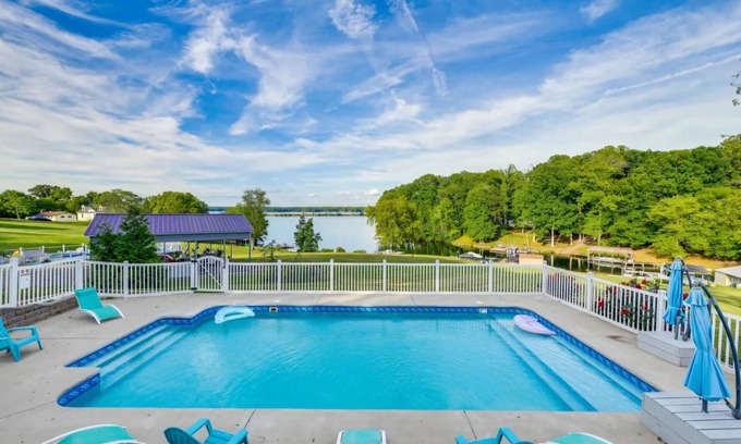 Aspen Hill House | All Deck'd Out-Spacious 5-bedroom house with private in ground pool at Lake Anna