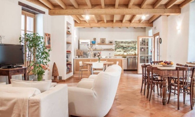 Maggiana House | Alla Torre del Barbarossa B&B Foresteria