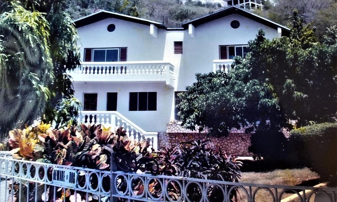 Saint Andrew Apartment | Allen Guest House
