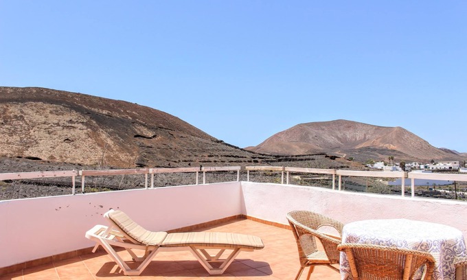 Guatiza Bed & Breakfast | Alma Libre Bed and Breakfast