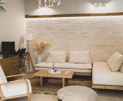 Mirina House | Almyra