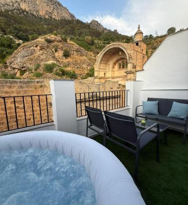 Cazorla House | Alojamiento Jacuzzi Las Ruinas