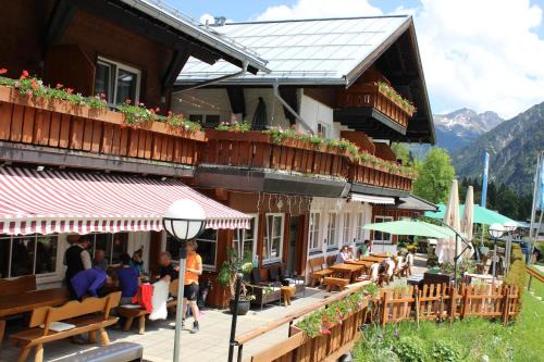 Mittelberg Hotel | Alpenhotel Widderstein