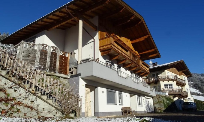 Hippach Apartment | Alpenjuwel by PiaundDirk