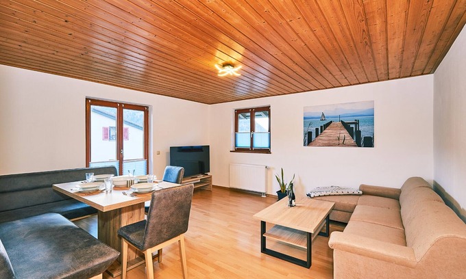 Unterwoessen Apartment | Alpenrose 91 m², 2-5 persons, 2 sep. Bedroom, eat-in kitchen, WLAN, balcony