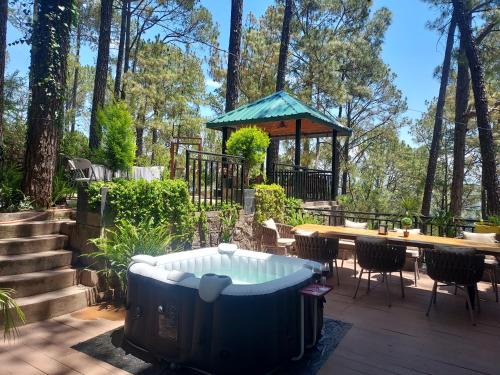 Kasauli Villa | Alpviram Villa, 4 Bhk En-suite villa with elevator