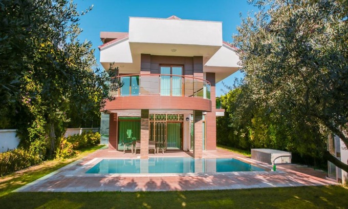 Kusadasi Villa | Alzuharia 5+1 özel havuzlu private villa