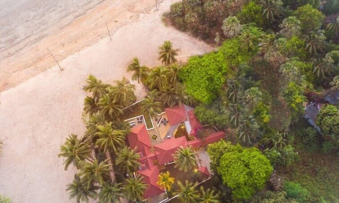 Mumbai Villa | amã Stays & Trails Beach House Madh Island, Mumbai