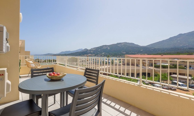 Marine de Saint Ambroggio Apartment | Amandula - Appt climatisé vue mer