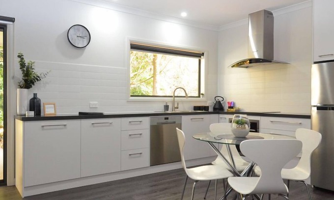 Halls Gap House | Amaroo Retreat Halls Gap, Free unlimited WIFI.