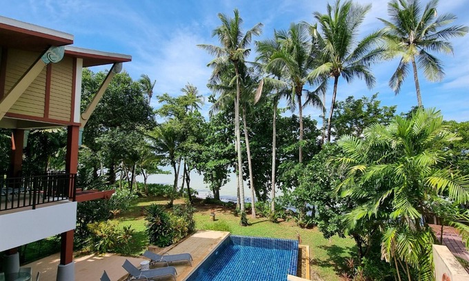 Sai Thai Villa | Amatapura 15 Beachfront Pool Villa