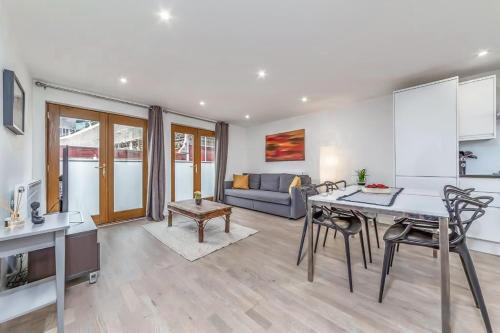 Bishop's Apartment | Amazing 2 Bed Bath Flat with London Eye View LM7