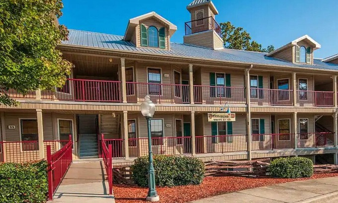 Clarkesville Apartment | Amazing 2BD/2BA by Blue Ridge Mountains
