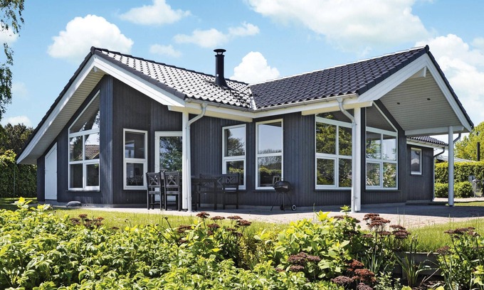 Asserballeskov House | Amazing home in Augustenborg with sauna