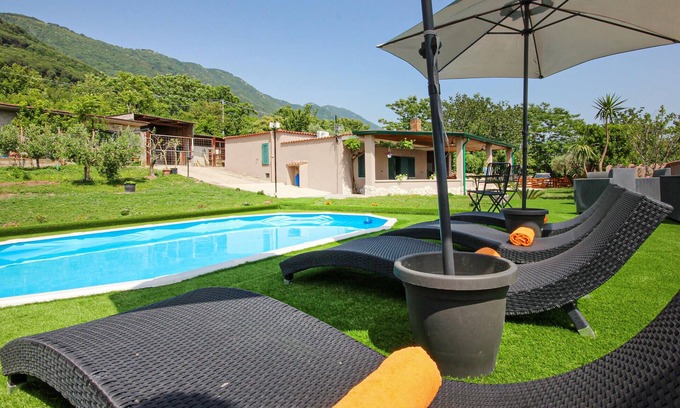 Avella House | Amazing home in Avella