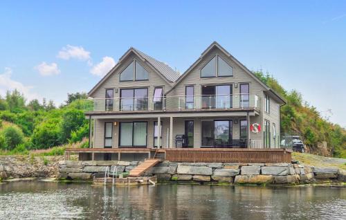 Meling House | Amazing Home In Bremnes With Wifi