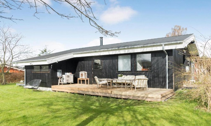 Fej House | Amazing Home In Fejø With Wifi