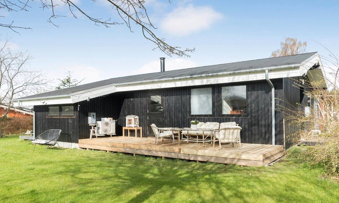 Fej House | Amazing home in Fejø with WiFi