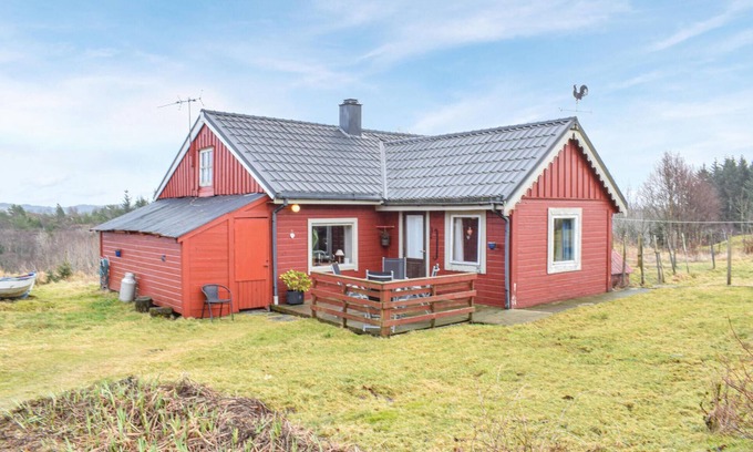 Austrheim House | Amazing home in Fonnes with WiFi