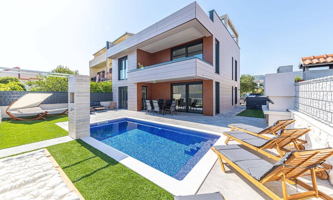 Kastel Stafilic House | Amazing home in Kastel Stafilic