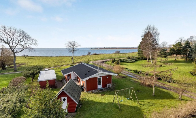 Mesinge House | Amazing home in Mesinge with kitchen