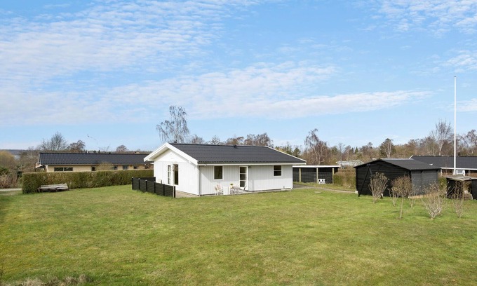 Olsted House | Amazing home in ølsted with kitchen