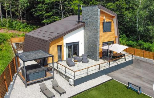 Brusane House | Amazing Home In Rizvanusa