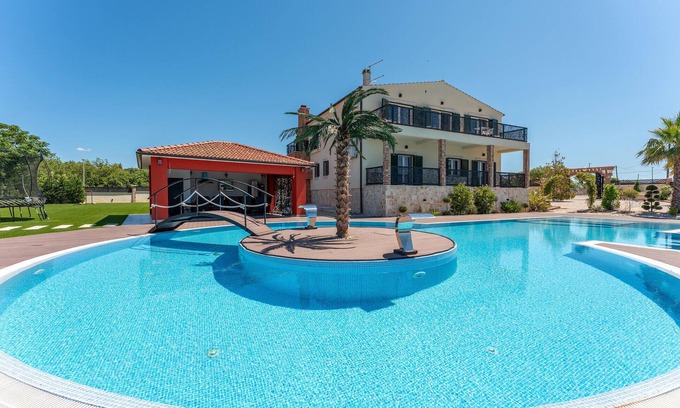 Visocane House | Amazing home in Visocane with private swimming pool, can be inside or outside