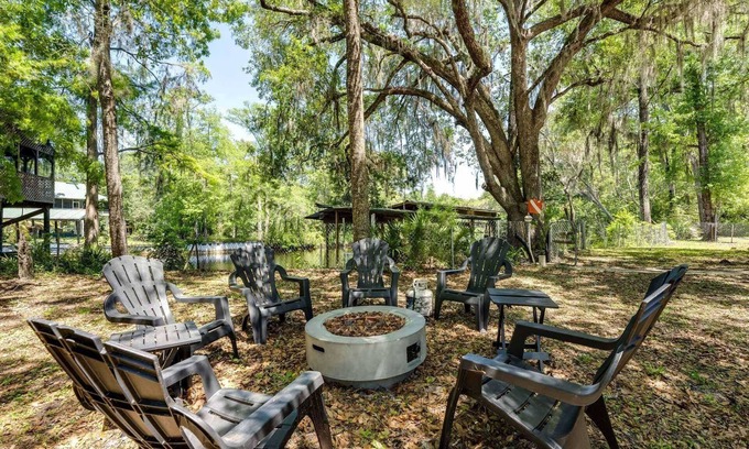 Middleburg House | Amazing Home on Black Creek |Watersports Fun |Hot Tub |Firepit |BBQ |Boat Parking|Close to Boat Ramp