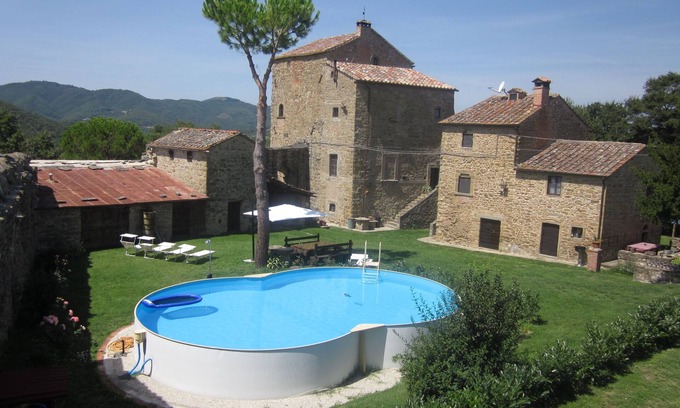 Anghiari House | Amazing House Within the Castle of Pianettole, Anghiari 30mins from AREZZO