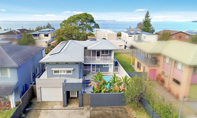 Vincentia House | Amazing location, close to Moona Moona Creek, beach, restaurants, cafes