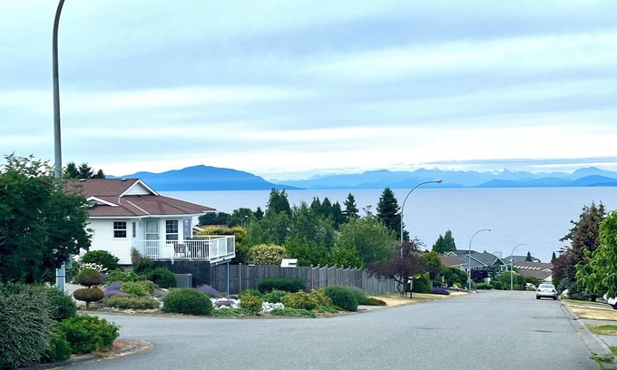 Regional District of Nanaimo House | Amazing ocean view house