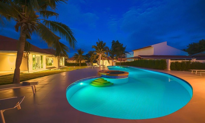 Khao Tao Villa | Amazing Private 6 Bedroom Pool Villa (EG60)