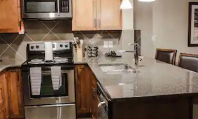 Canmore Condo | Amazing Stoneridge Hidden Gem