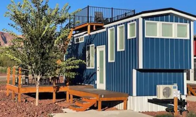 Apple Valley House | Amazing Tiny home with private BBQ and deck.