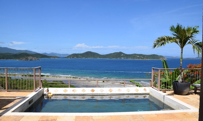 Johnson Bay Villa | Amazing view, private pool, hear the ocean!