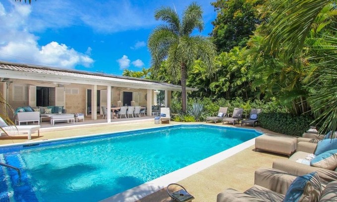 Mullins House | Amazing Villa with Pool 5 mins from Beach - Palm Grove 1 home by Bluescape