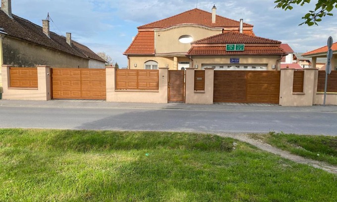 Nagykanizsa Bed & Breakfast | Ambrózia Guesthouse