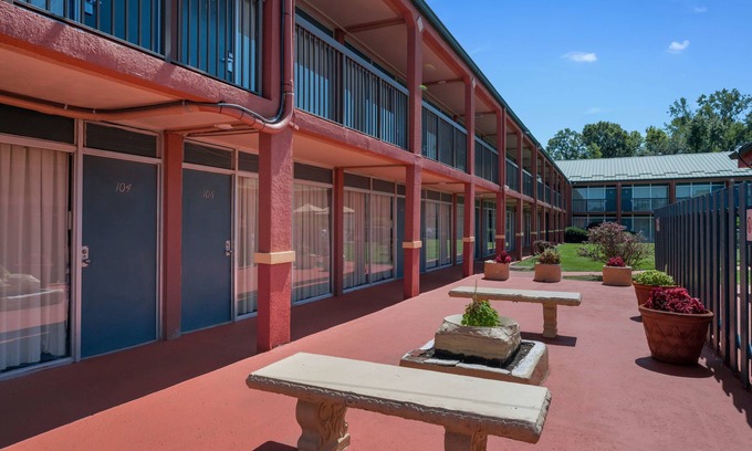 St. Joseph Hotel | Americas Best Value Inn St. Joseph at I-29