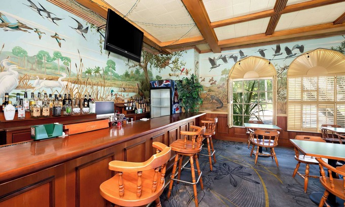 Clewiston Hotel | Americas Best Value Inn Historic Clewiston Inn