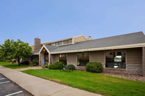 Alexandria Hotel | AmericInn by Wyndham Alexandria