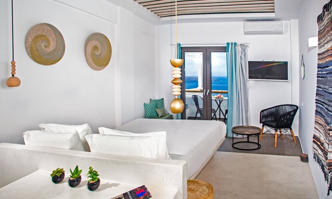 Santorini Hotel | Amity Senior Suite