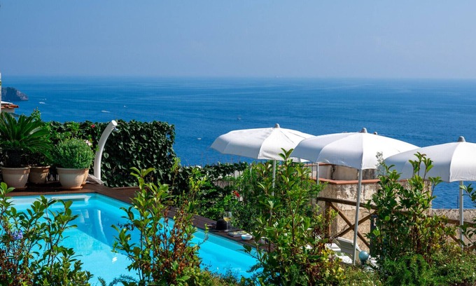 Praiano Villa | AMORE RENTALS - Blue Sea Villa with Indoor Heated Pool, Sea View and Breakfast