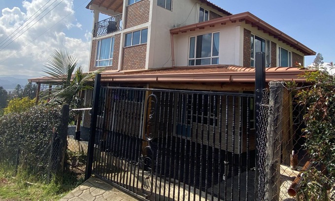 Paipa Cabin | Amplia Cabaña con Linda Vista en Paipa Boyaca