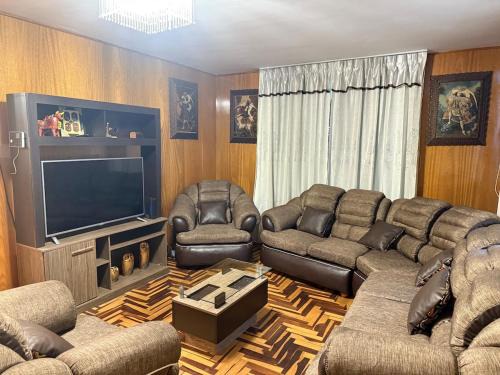 Lake Titicaca - Puno Apartment | Amplio departamento con jacuzzi