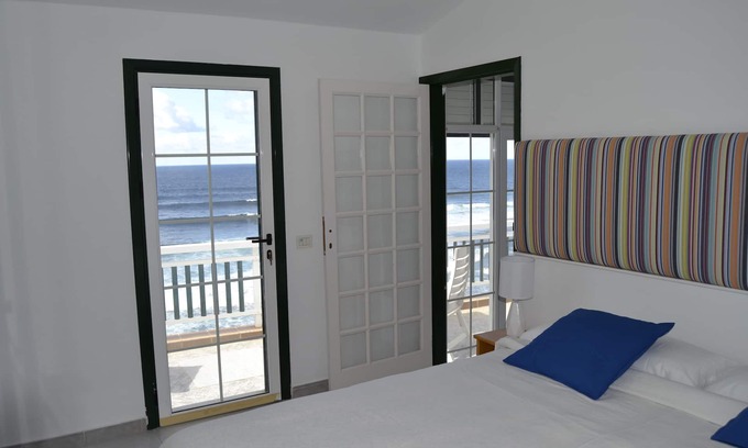 Punta del Hidalgo Apartment | An apartment by the sea with views and much more