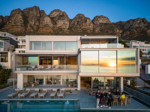 Camps Bay Apartment | An African Story