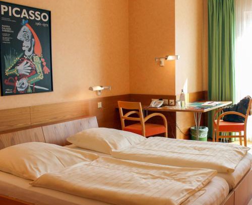 Luenen Hotel | An der Persiluhr Stadt-gut-Hotel