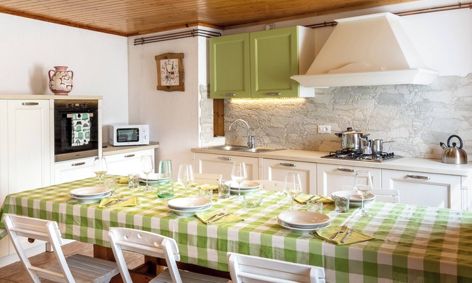 Lateis Apartment | An elegant and cozy retreat for your lake getaway